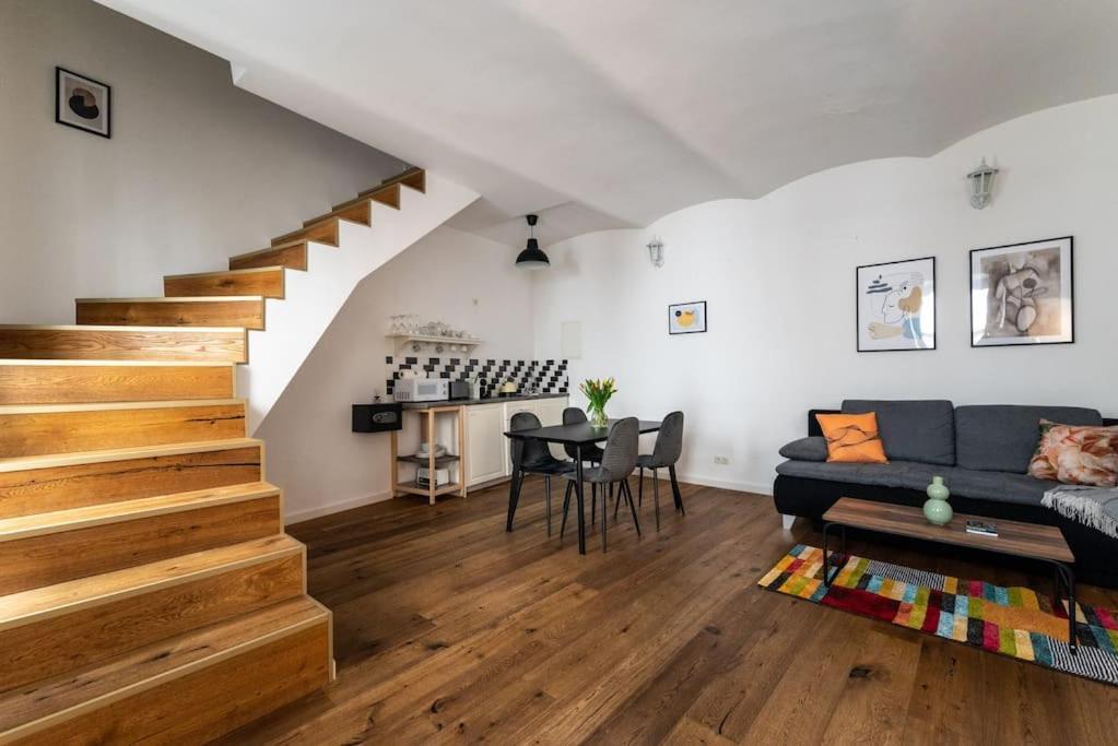 Apartamento Neat 1Br Duplex By Metro And Center By Hm Viena Exterior foto