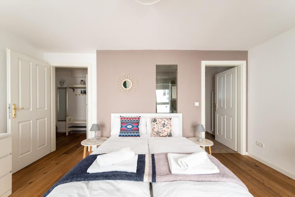Apartamento Neat 1Br Duplex By Metro And Center By Hm Viena Exterior foto